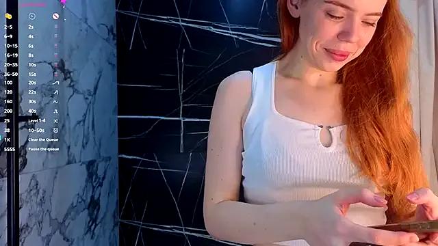 foxyriss from StripChat is Freechat