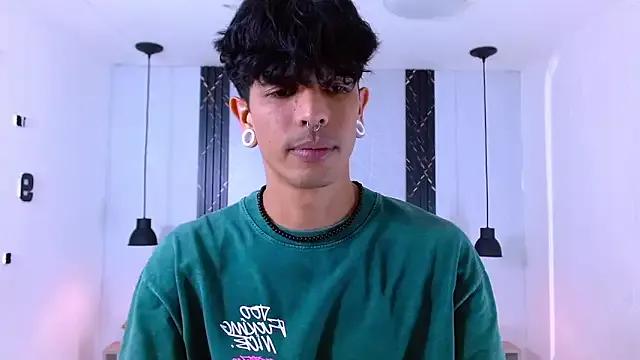 Franvill_Trato from StripChat is Freechat