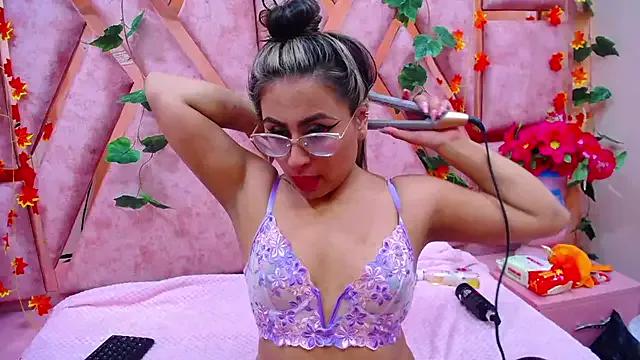Try girls webcam shows. Sweet cute Free Performers.