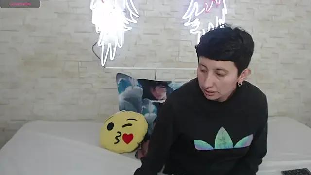 Gaby_and_Mei from StripChat is Freechat