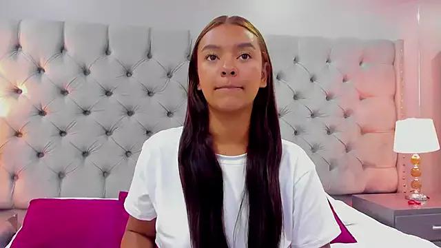 GabyMoreau from StripChat is Freechat