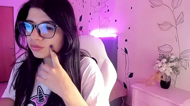 Gia_Brawn from StripChat is Freechat