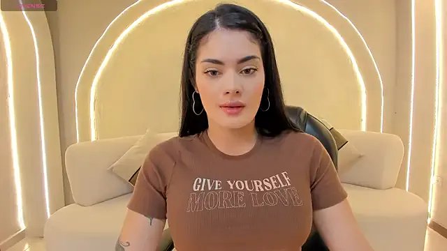 Freechat GiaFerrara on StripChat