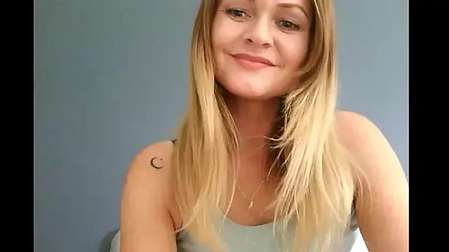 Ginger-bb from StripChat is Freechat