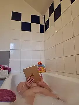 Girlysensuelle from StripChat is Freechat