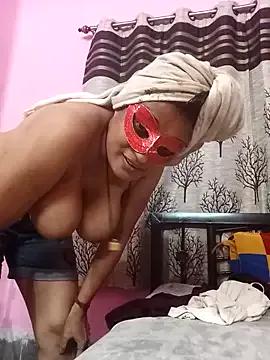 Gullapi from StripChat is Freechat