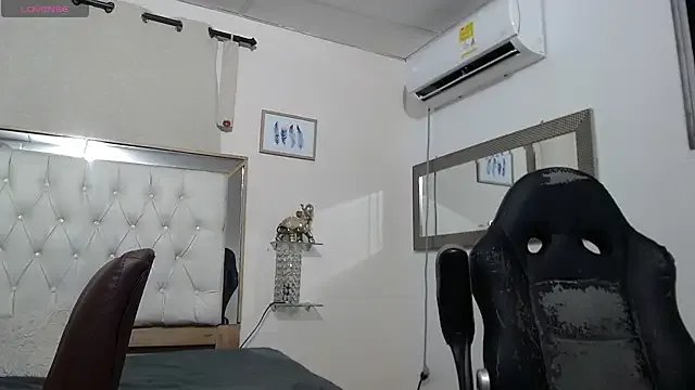 Freechat hanna_roussex69 on StripChat