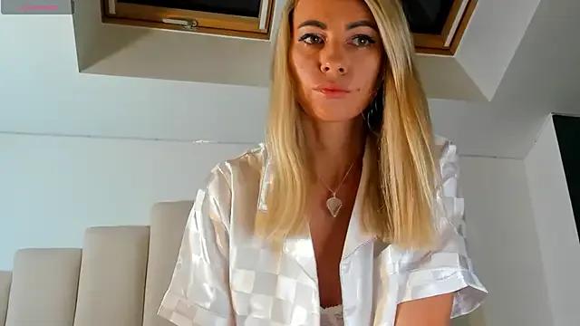 HannaMo_ from StripChat is Freechat