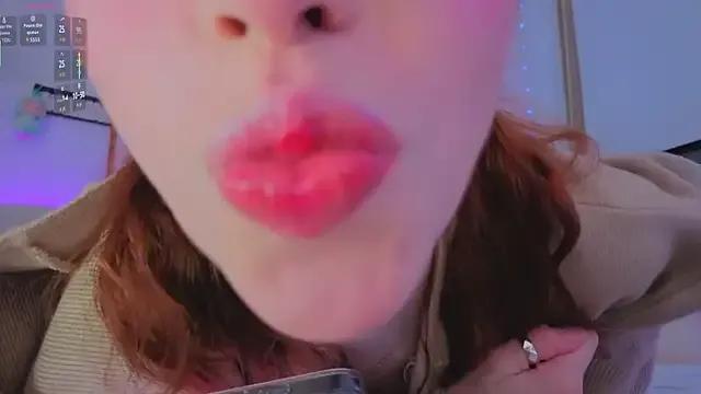 HappyVivy from StripChat