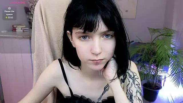 HazelTompson from StripChat