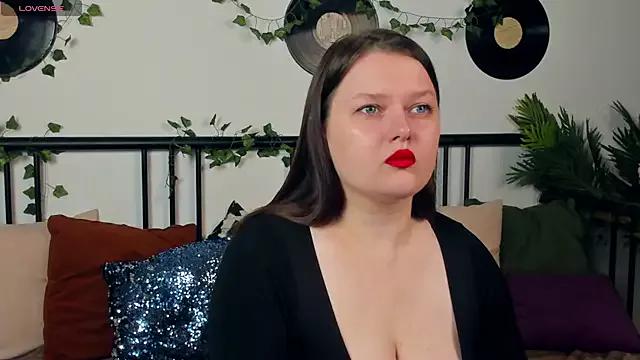 HelenDanvers from StripChat is Freechat