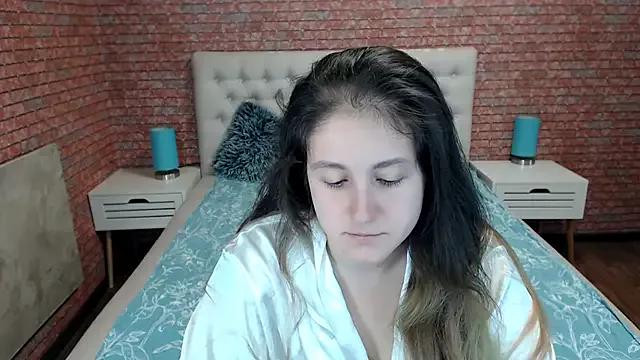 Holliy_Cooper from StripChat is Freechat