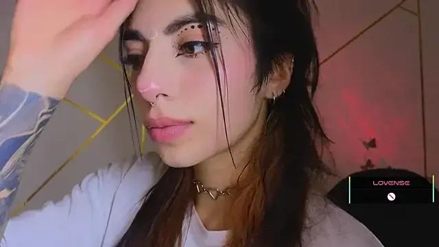 Hollyxx_ from StripChat is Freechat