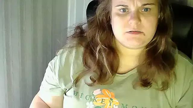 HollyXXEva from StripChat is Freechat