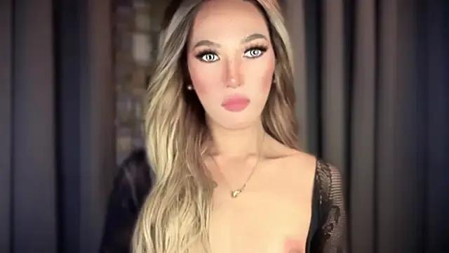 Hotsugarmollyxx from StripChat is Freechat