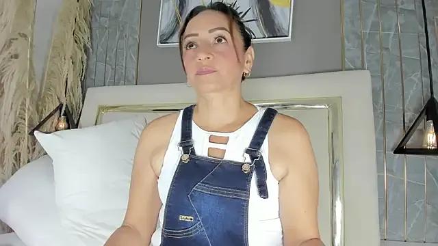 Try girls webcam shows. Sweet cute Free Performers.