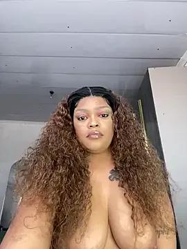 Iam-Sharifa from StripChat is Freechat