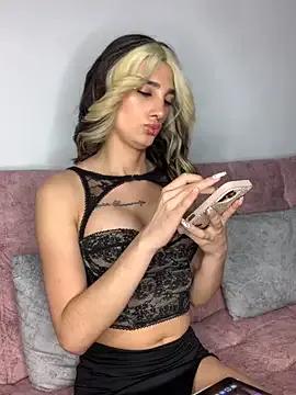 iam_sara from StripChat is Freechat