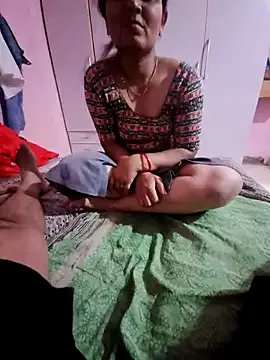 Freechat indianhotwife639 on StripChat
