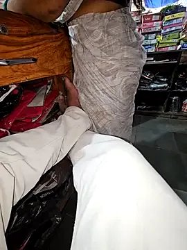 Freechat indianhotwife639 on StripChat