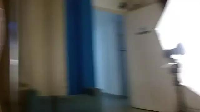 Isabella_rosssi from StripChat is Freechat