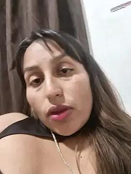 IsabellaaSwann from StripChat is Freechat