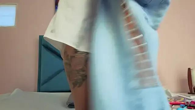 IsabelleLuna from StripChat is Freechat