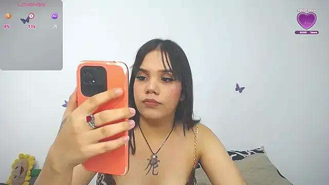 issa_bella18 from StripChat is Freechat