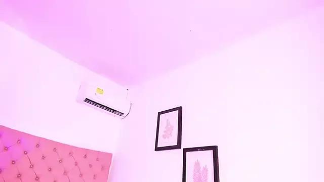 itala_1 from StripChat is Freechat