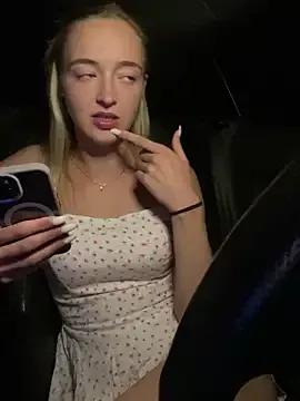 itsemmmy from StripChat is Freechat