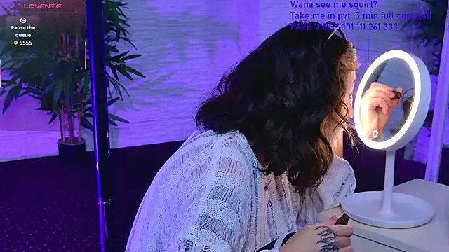 Freechat IvorySwan on StripChat