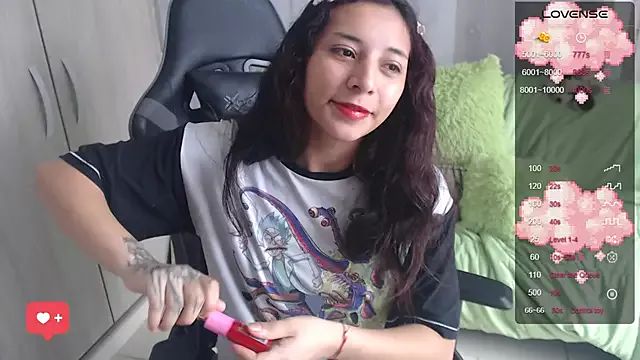JAADEE from StripChat is Freechat