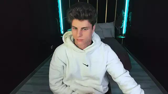 JackWolw from StripChat is Freechat