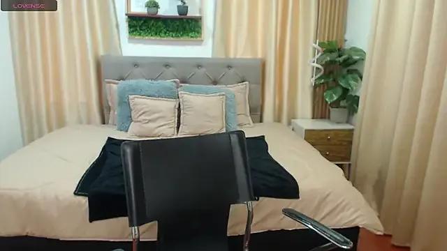 JahzaraMezi_ from StripChat is Freechat