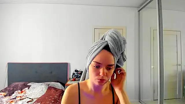 JanetShy from StripChat is Freechat