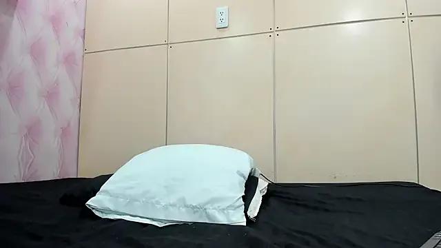 Jessybrownn from StripChat is Freechat