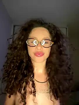 Freechat JhenneRouge on StripChat