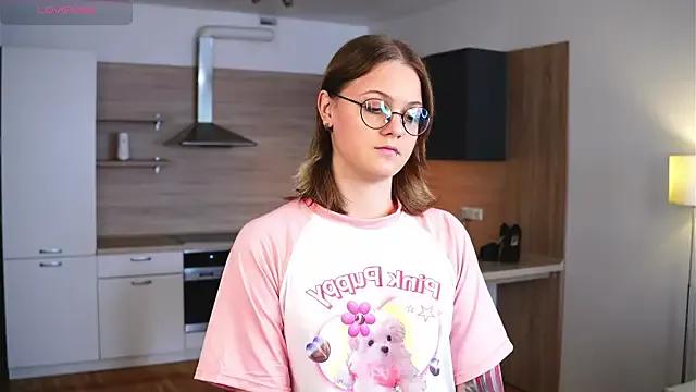 JoelleKessler from StripChat is Freechat