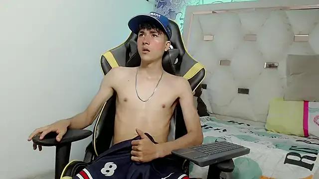 johnny_cagee from StripChat is Freechat