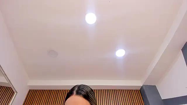 Juliasprousse_ from StripChat