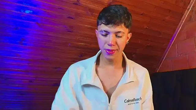 Justyn_Ross from StripChat is Freechat