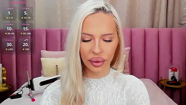 Private KailaCrystall on StripChat