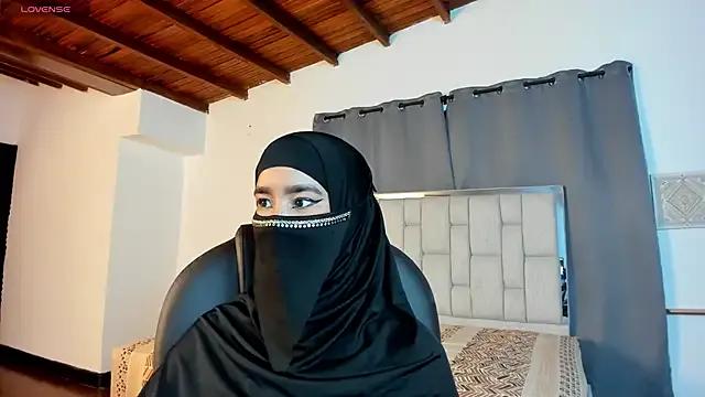 kalila_latif from StripChat is Freechat