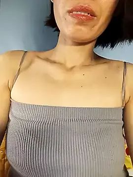 Kami_gaam from StripChat is Freechat