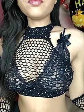 KARISHMA-STRIP from StripChat is Freechat