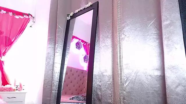 Karlaa_jhones from StripChat is Freechat