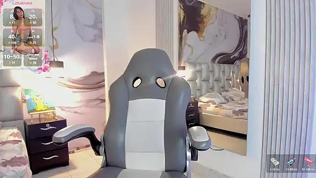 KarlieMoore from StripChat is Freechat