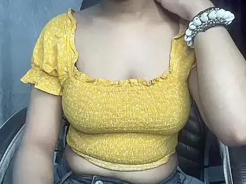 Karnaa_vail on StripChat