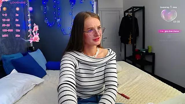 Try girls webcam shows. Sweet cute Free Performers.