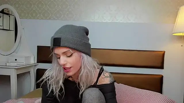 Group KatniseBabe on StripChat